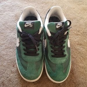 Nike SB - Men's 9 - Green
